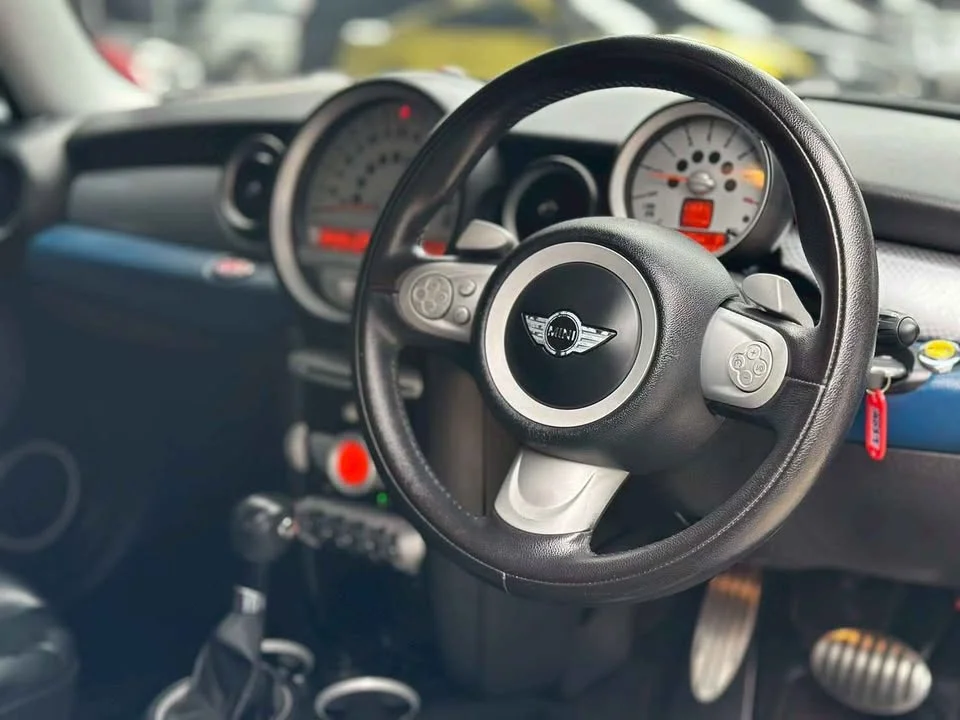 2010 Mini Hatch  III 2