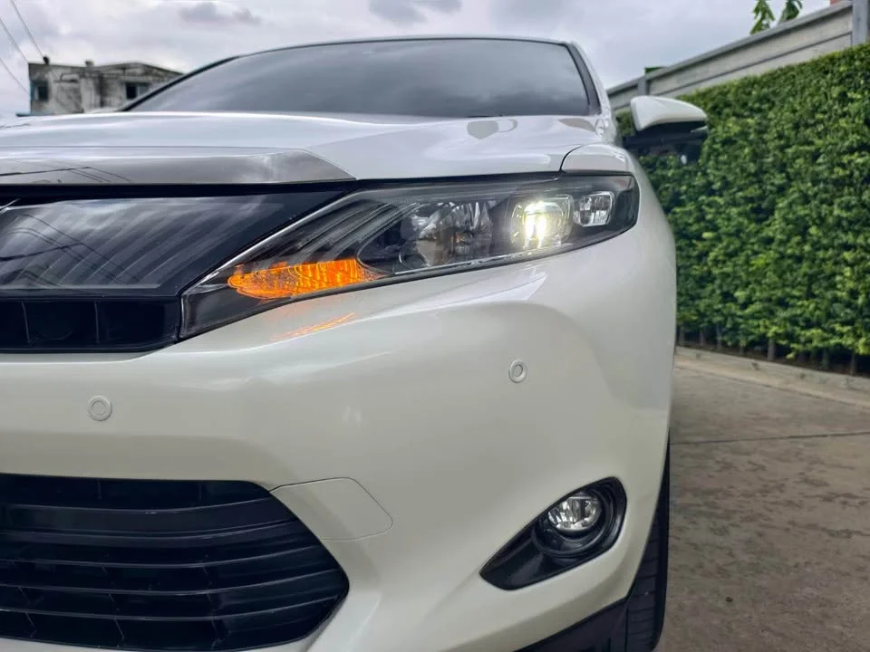2014 Toyota Harrier III 2