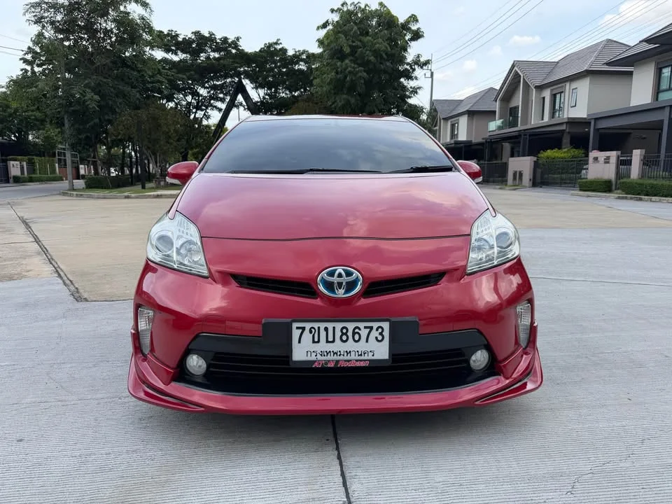 2013 Toyota Prius III 2