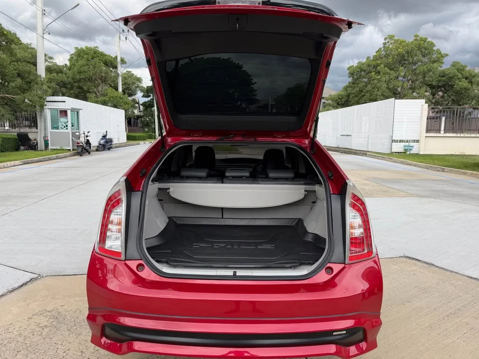 2013 Toyota Prius III 3