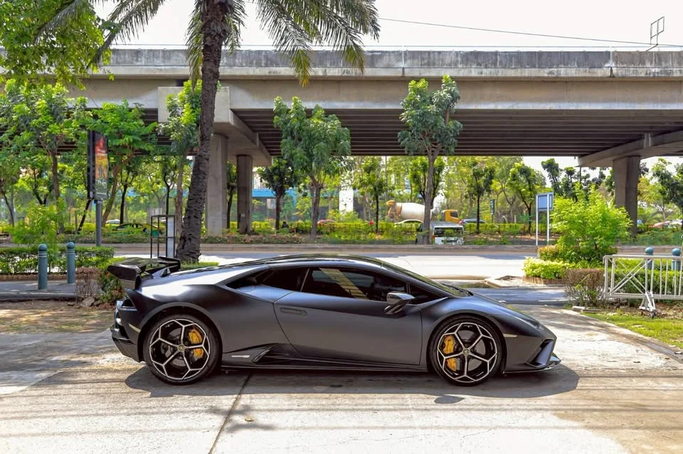 2020 Lamborghini Huracan 2