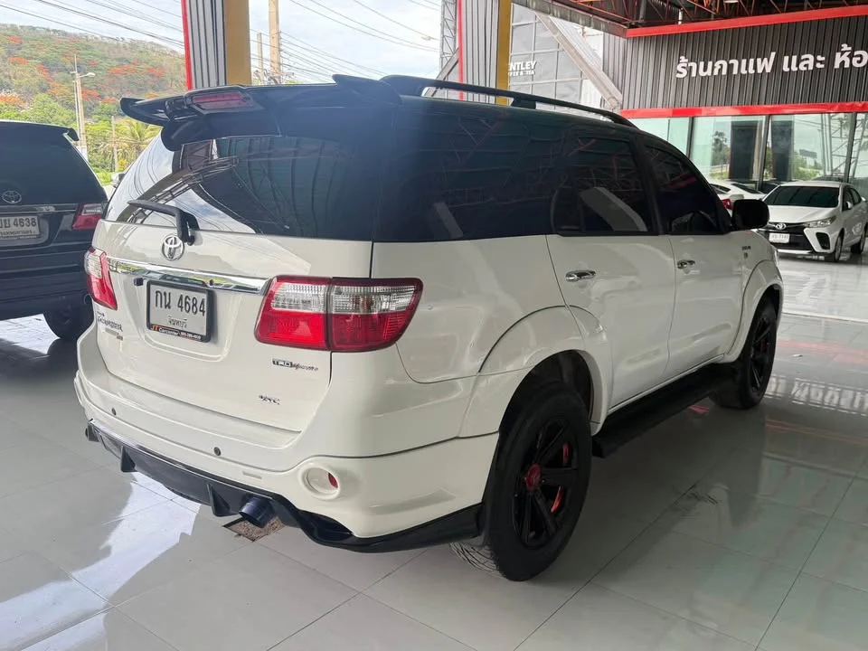 2010 Toyota Fortuner I 2