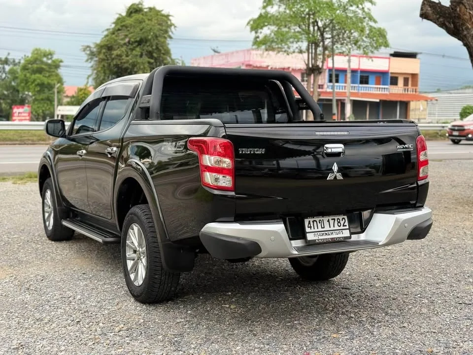 2015 Mitsubishi Triton V 2