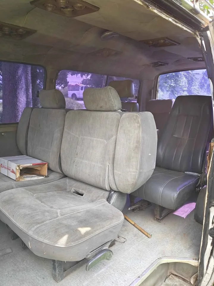 1989 Toyota Commuter III 2