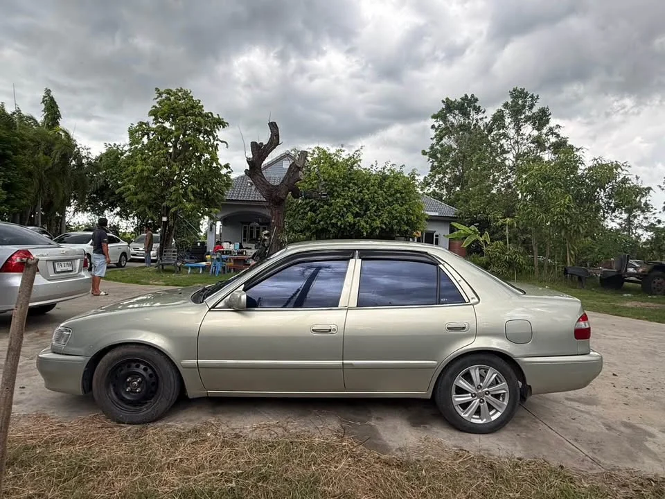 2001 Toyota Corolla Altis VIII (E110) 2