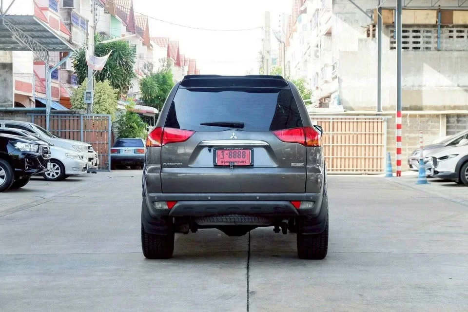 2011 Mitsubishi Pajero Sport II 2