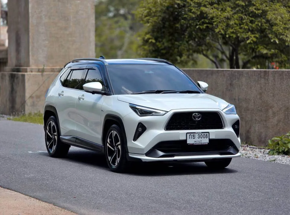 2026 Toyota Yaris Cross AC200 3