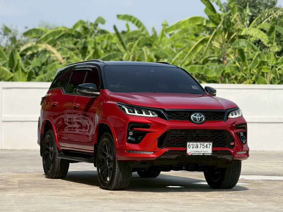 2025 Toyota Fortuner II 3