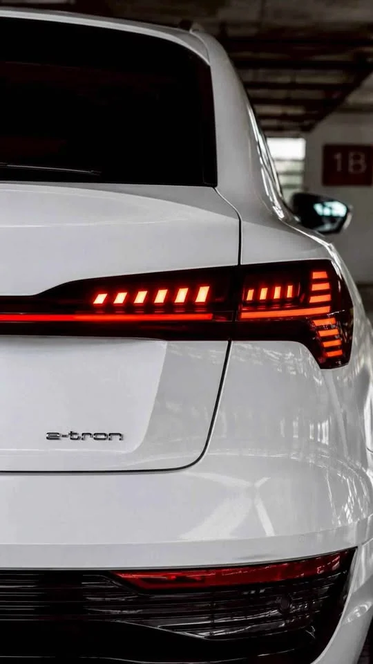 2025 Audi Q8 e-tron 3