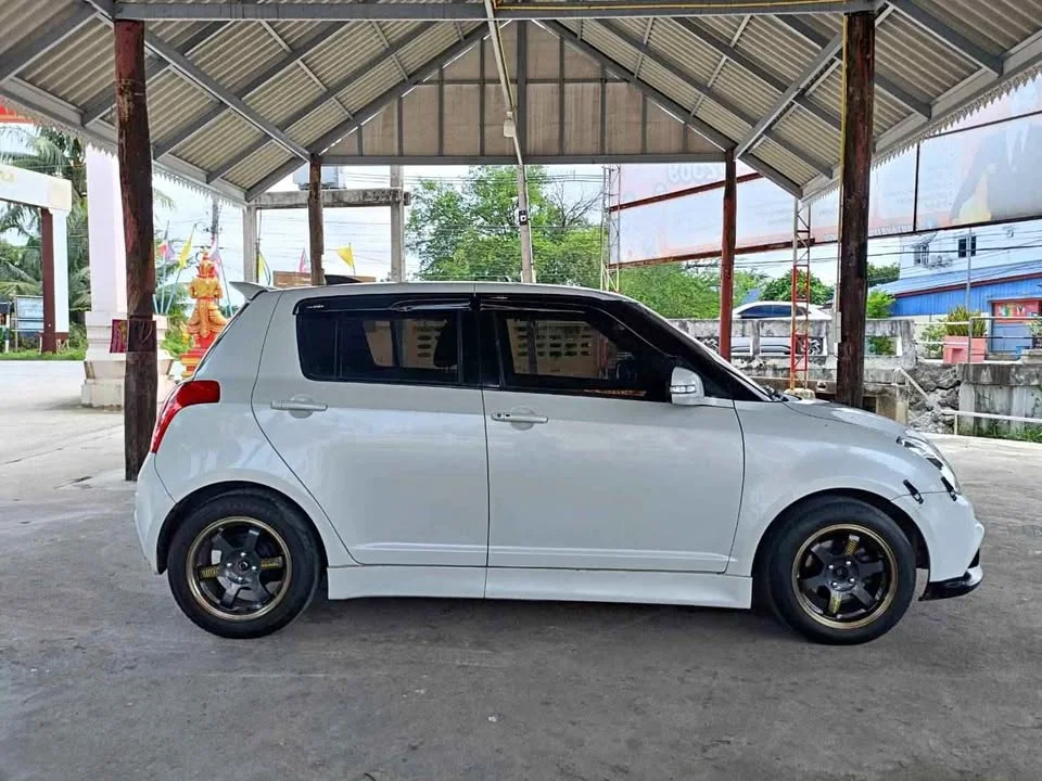 2010 Suzuki Swift I 3