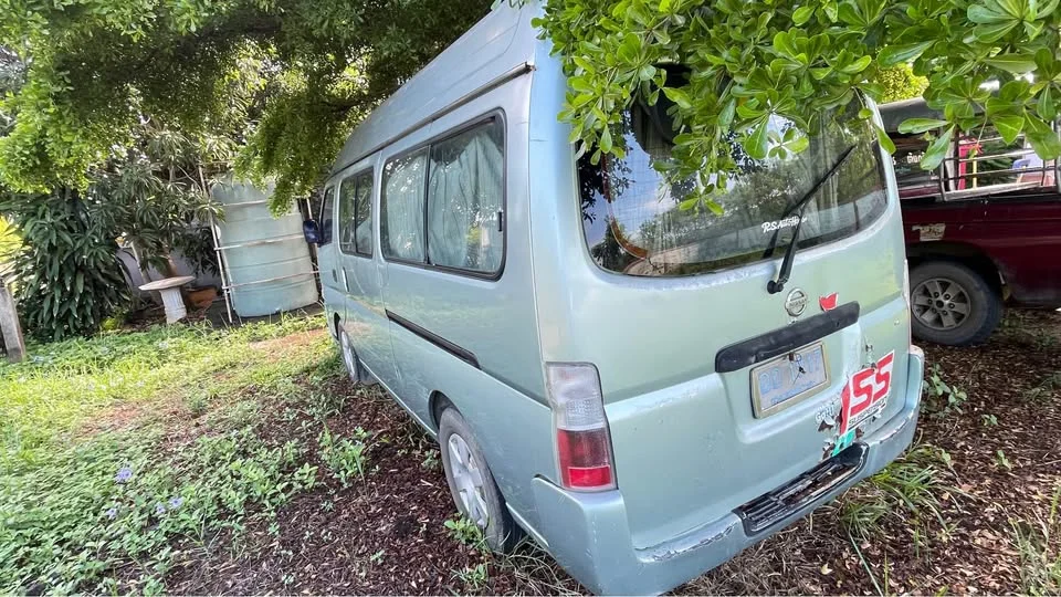 2000 Nissan Urvan V (E25) 3