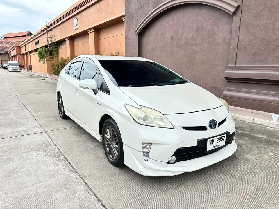 2013 Toyota Prius III 3