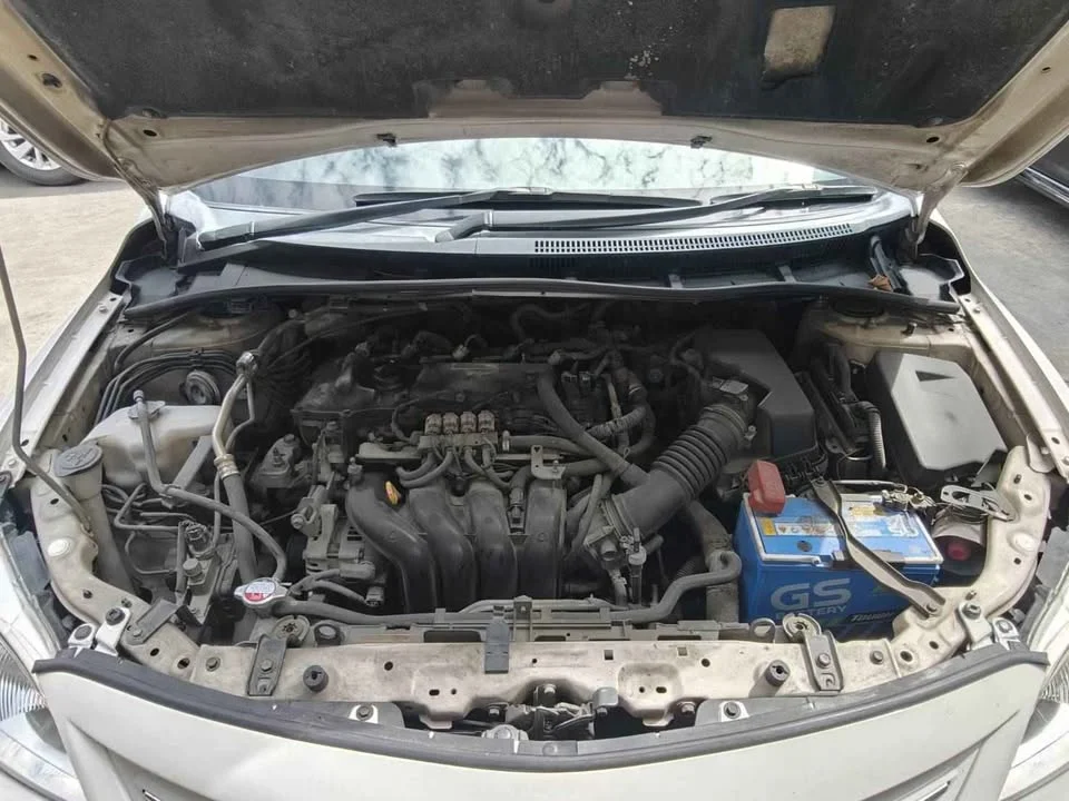 2010 Toyota Corolla Altis X (E140) 3