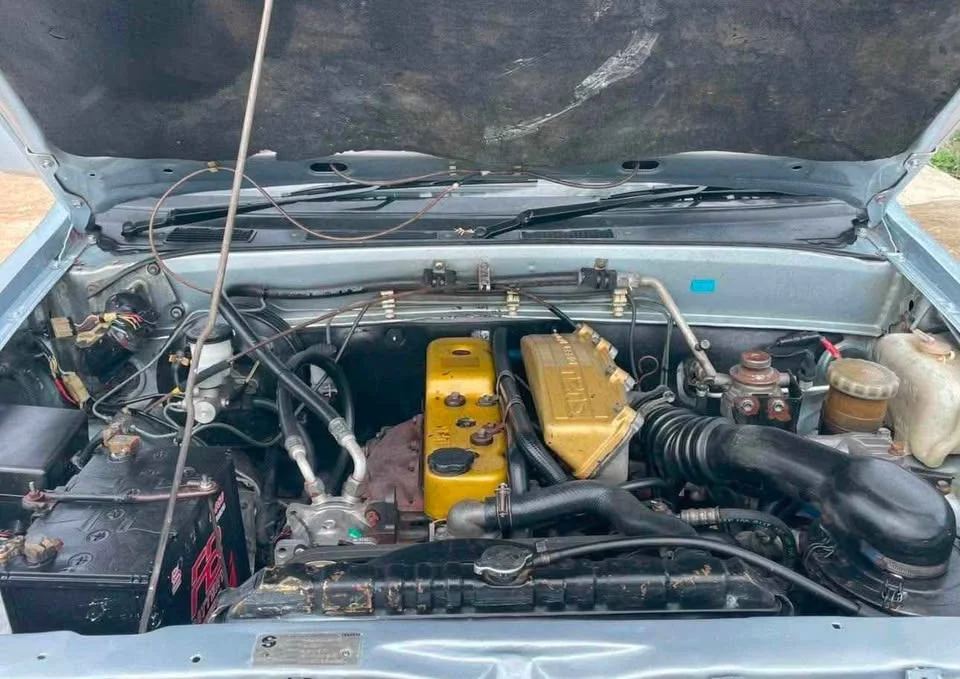 1996 Isuzu TFR III 3