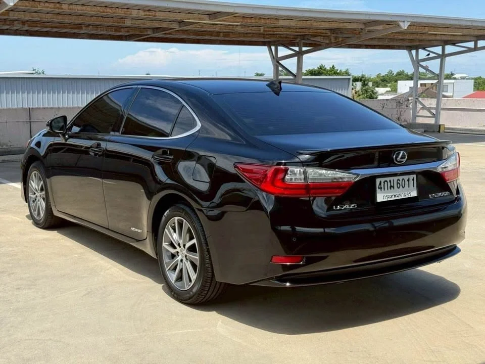 2015 Lexus ES VI 2