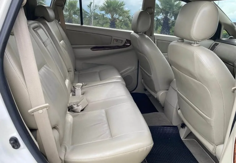 2013 Toyota Innova I 3