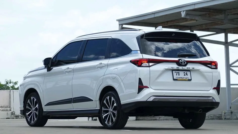 2023 Toyota Veloz III 3