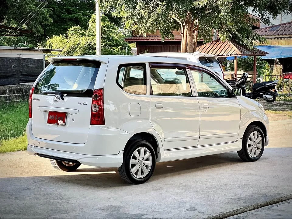 2011 Toyota Avanza I 2
