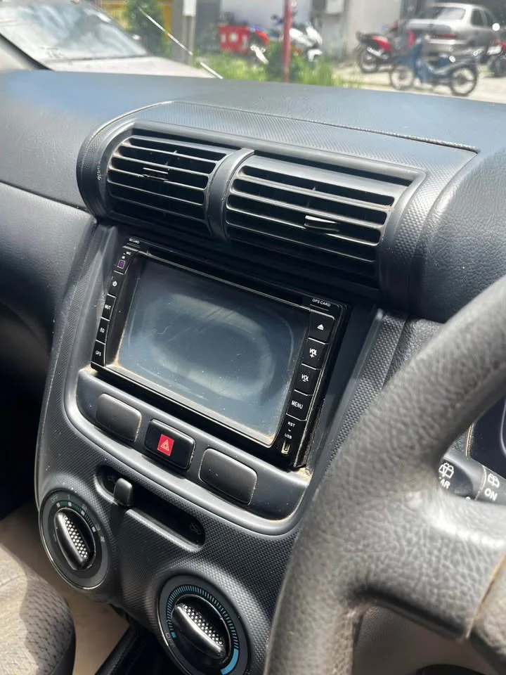 2004 Toyota Avanza I 3