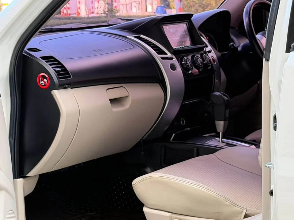 2011 Mitsubishi Pajero Sport II 2