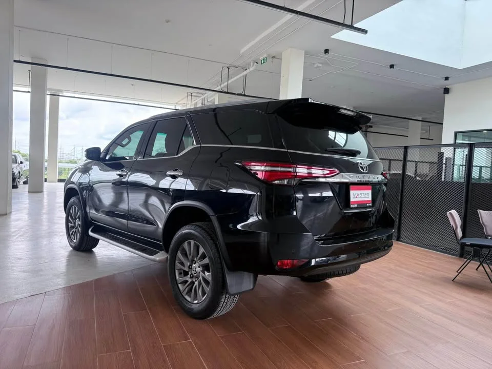 2022 Toyota Fortuner II 2