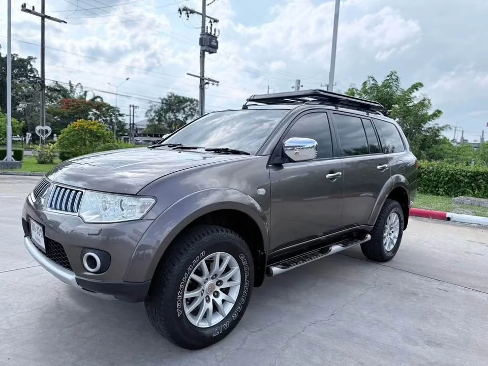 2011 Mitsubishi Pajero Sport II 2