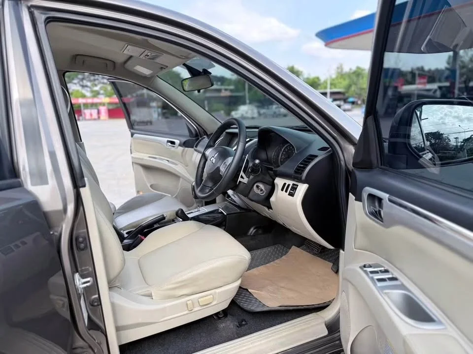 2011 Mitsubishi Pajero Sport II 3