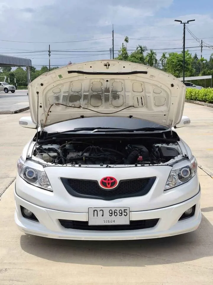 2010 Toyota Corolla Altis X (E140) 3