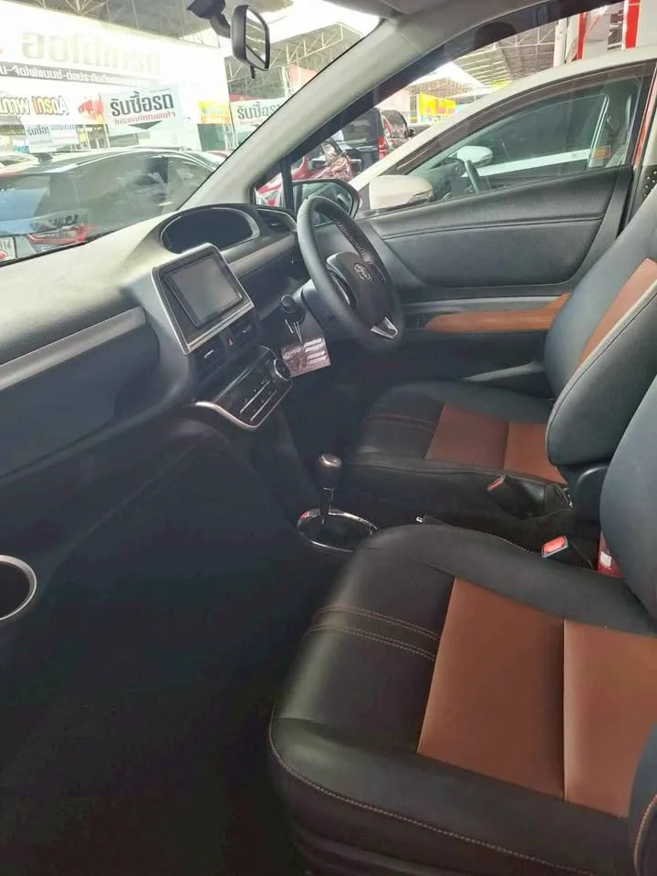 2017 Toyota Sienta II 3