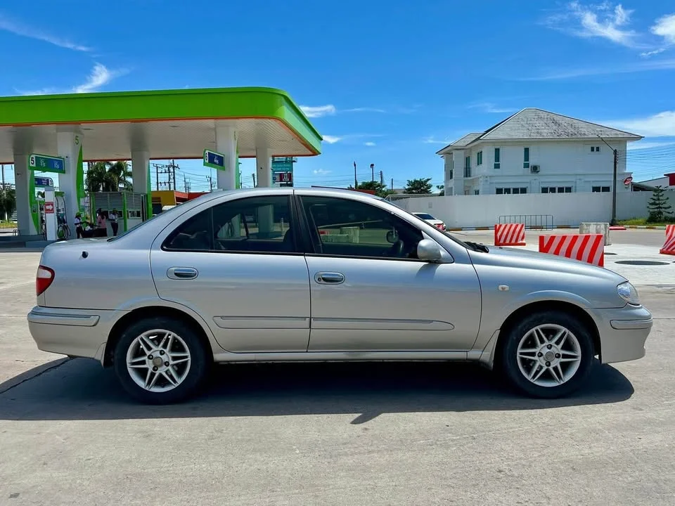 2002 Nissan Sunny N16 3
