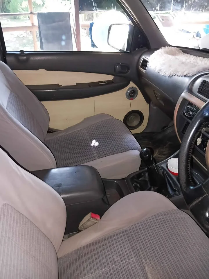 2000 Mazda 2500 Fighter V 3