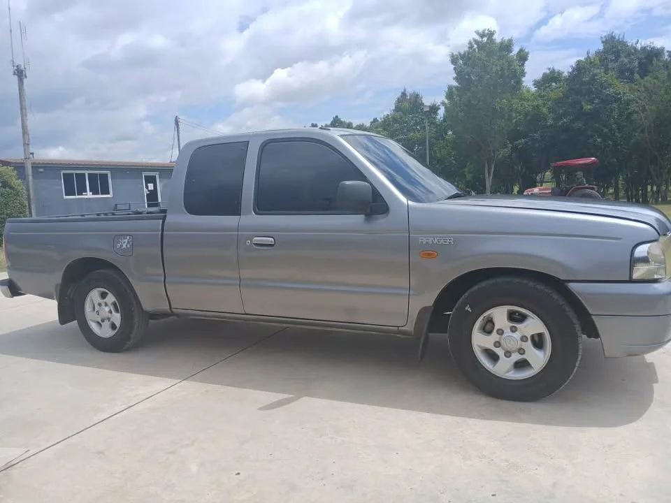 2005 Mazda 2500 Fighter V 2