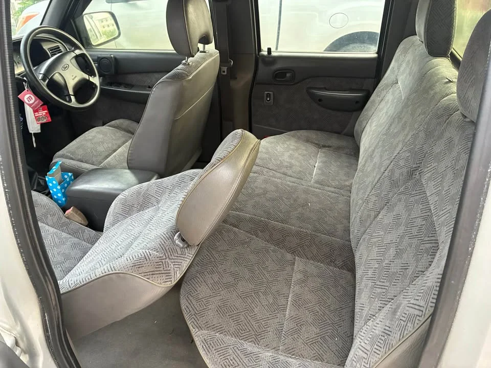 2003 Mazda 2500 Fighter V 2