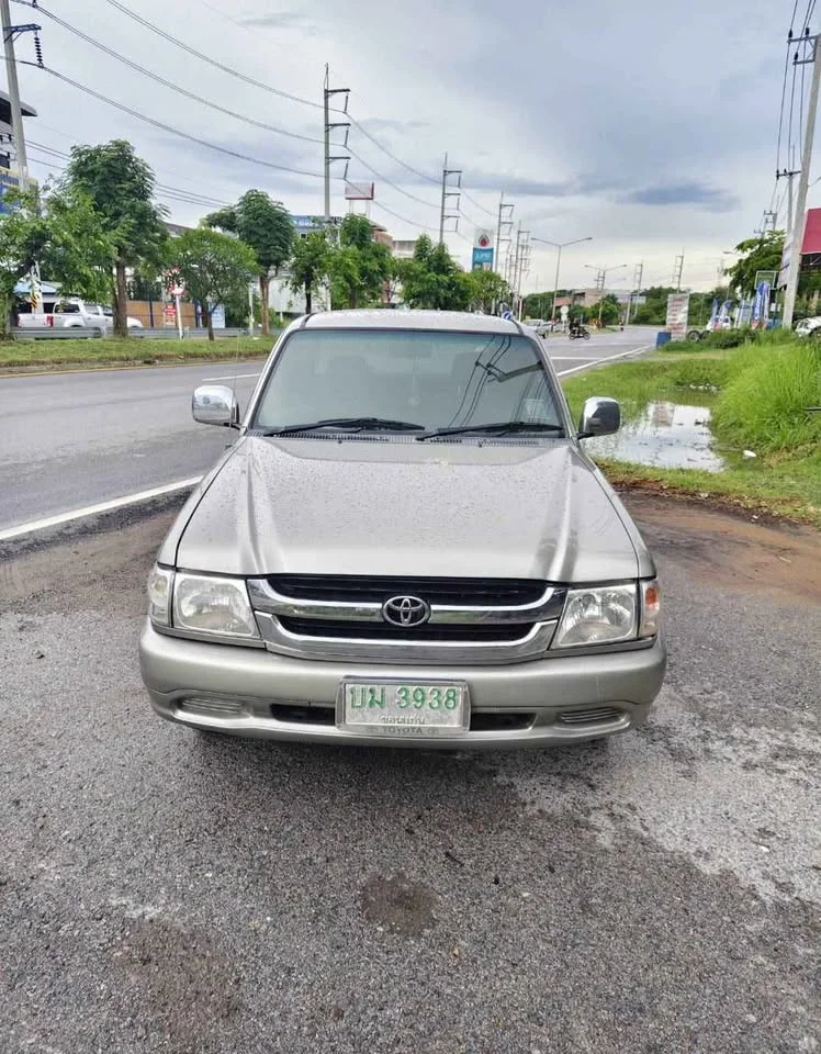 2003 Toyota Hilux Tiger VI 3