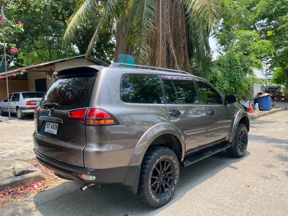 2012 Mitsubishi Pajero Sport II 2