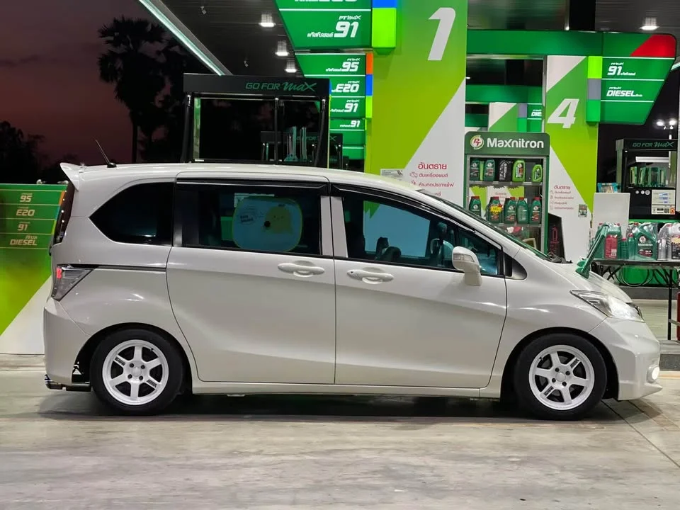 2010 Honda Freed I 2