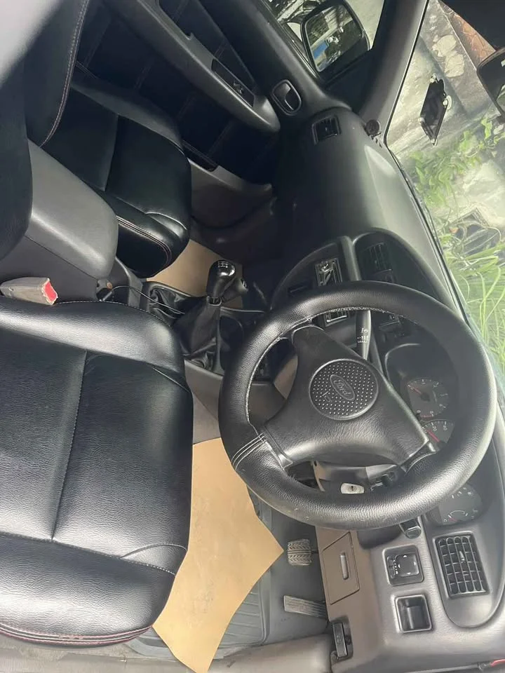 2001 Mazda 2500 Fighter V 2