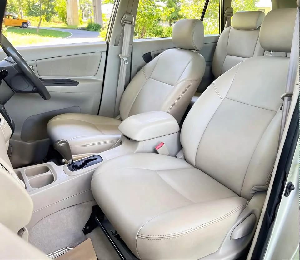 2010 Toyota Innova I 2