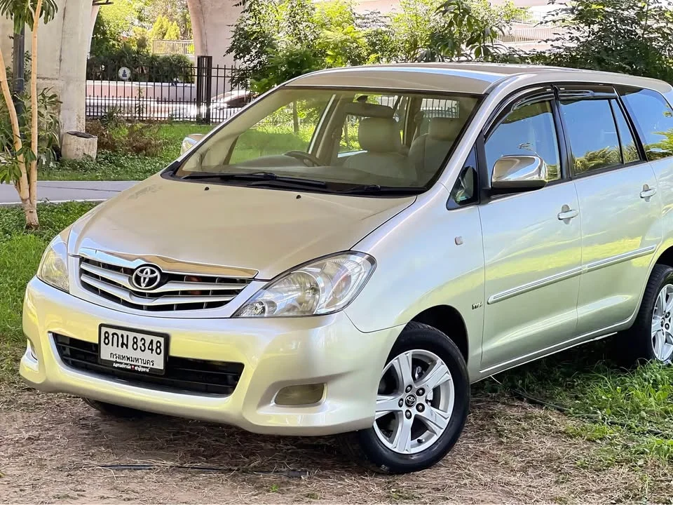 2010 Toyota Innova I 3