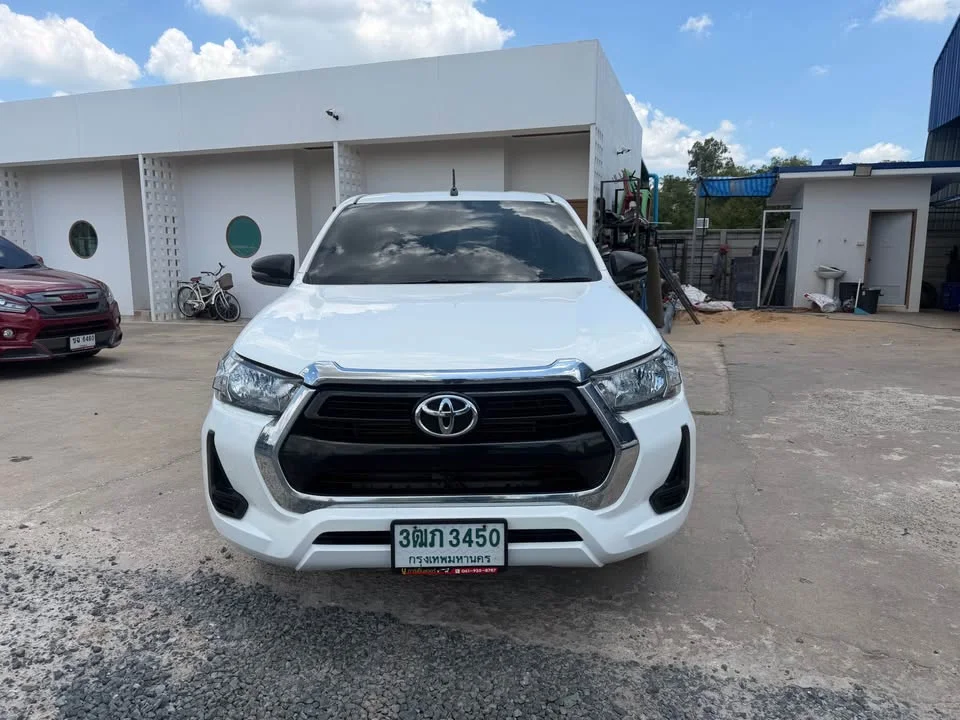 2022 Toyota Hilux VIII 3