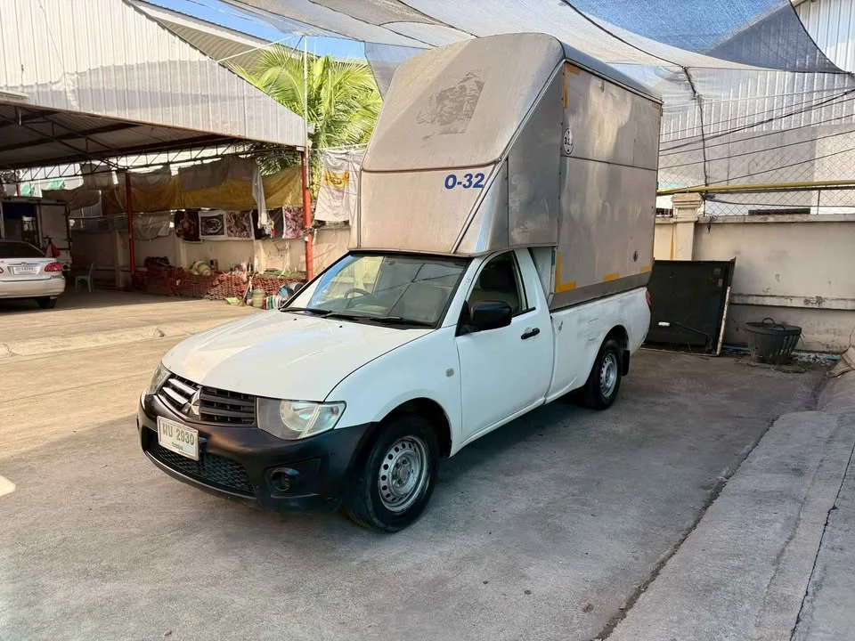 2012 Mitsubishi Triton IV 2