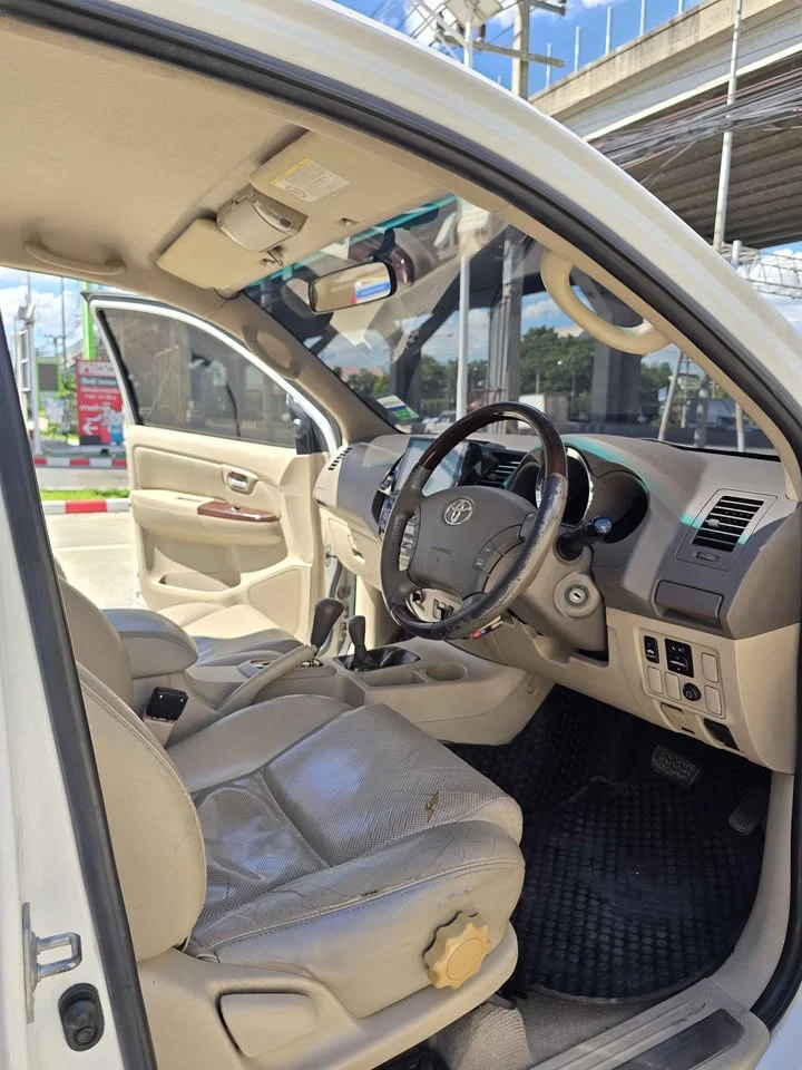 2006 Toyota Fortuner I 3