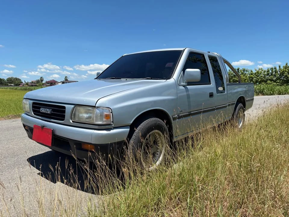 1996 Isuzu TFR III 2