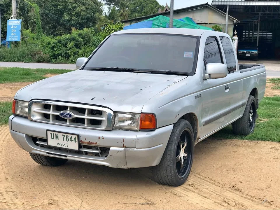2000 Mazda 2500 Fighter V 2