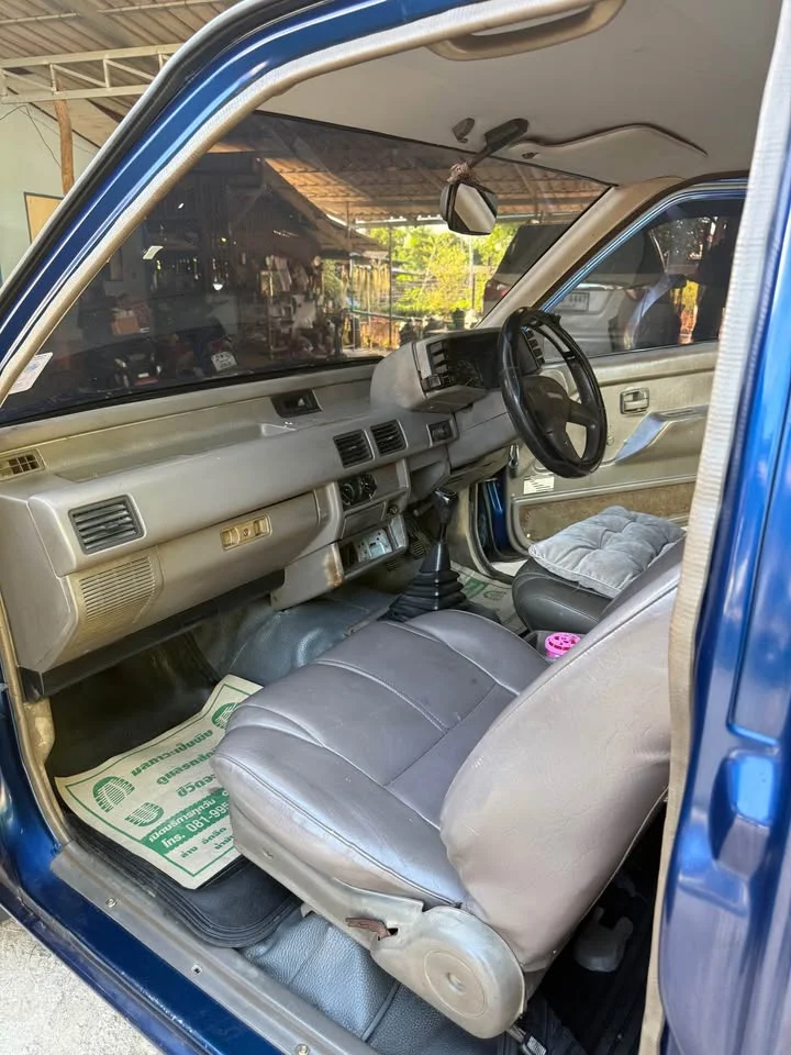 1996 Isuzu TFR III 3