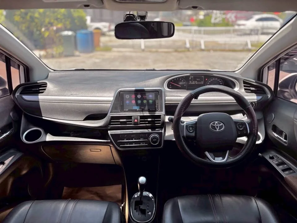 2019 Toyota Sienta II 3