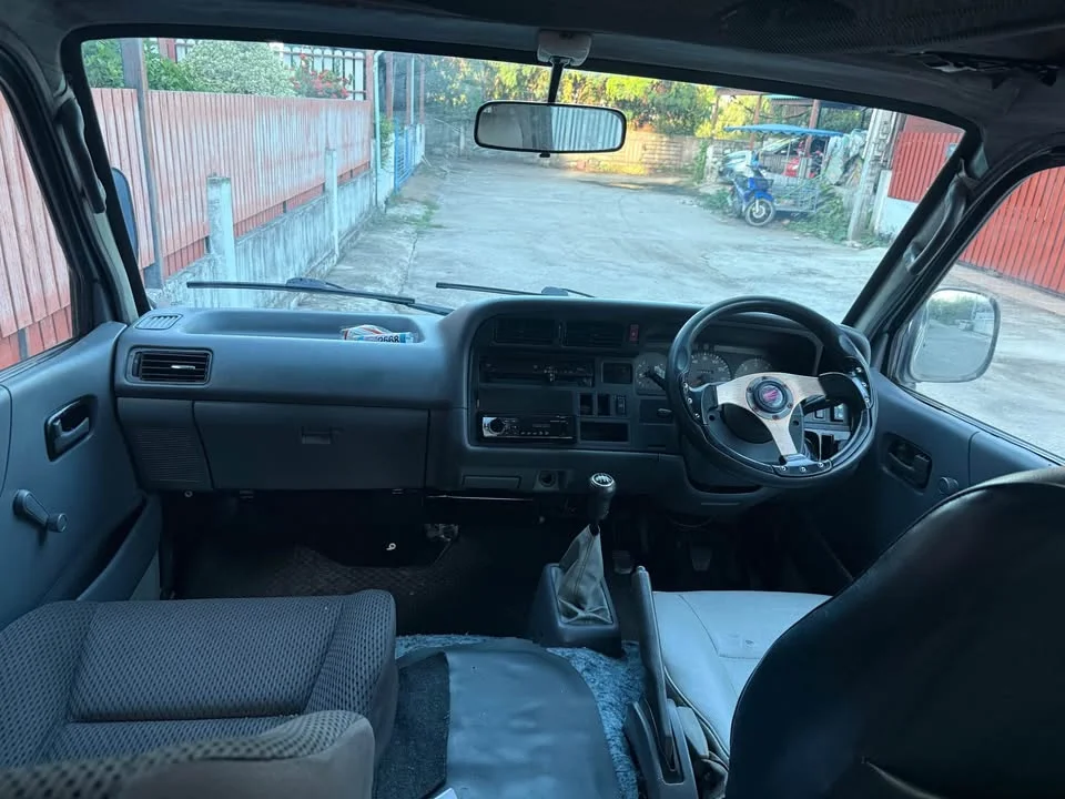 2003 Toyota Commuter IV (H100) 2