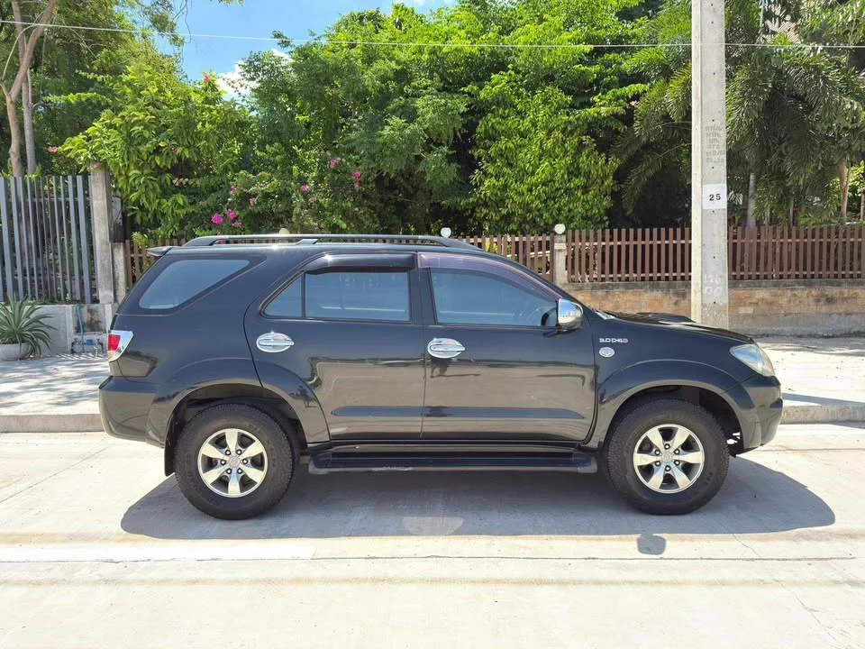 2005 Toyota Fortuner I 3