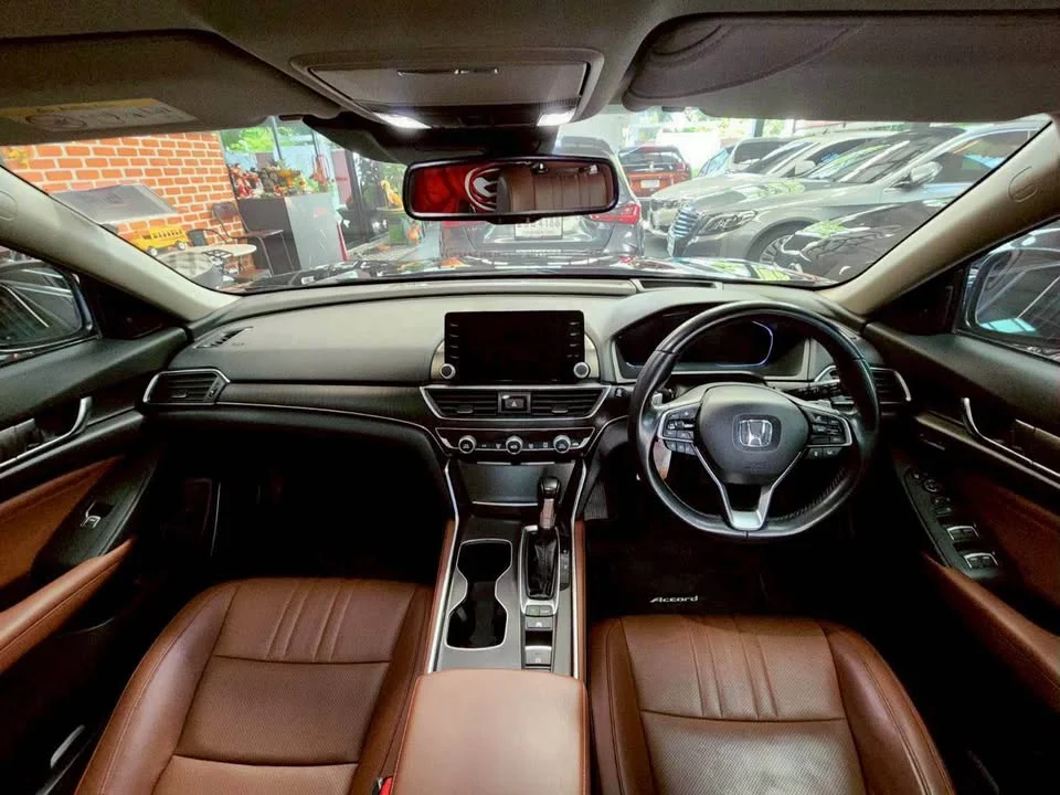 2020 Honda Accord X 2
