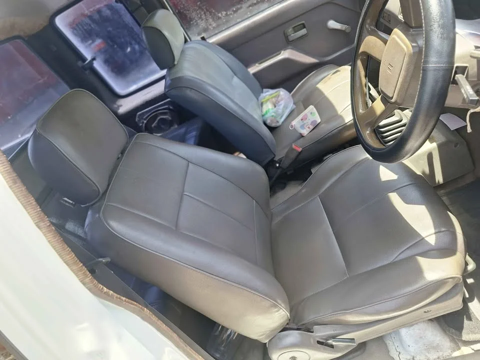 1987 Isuzu TFR III 2